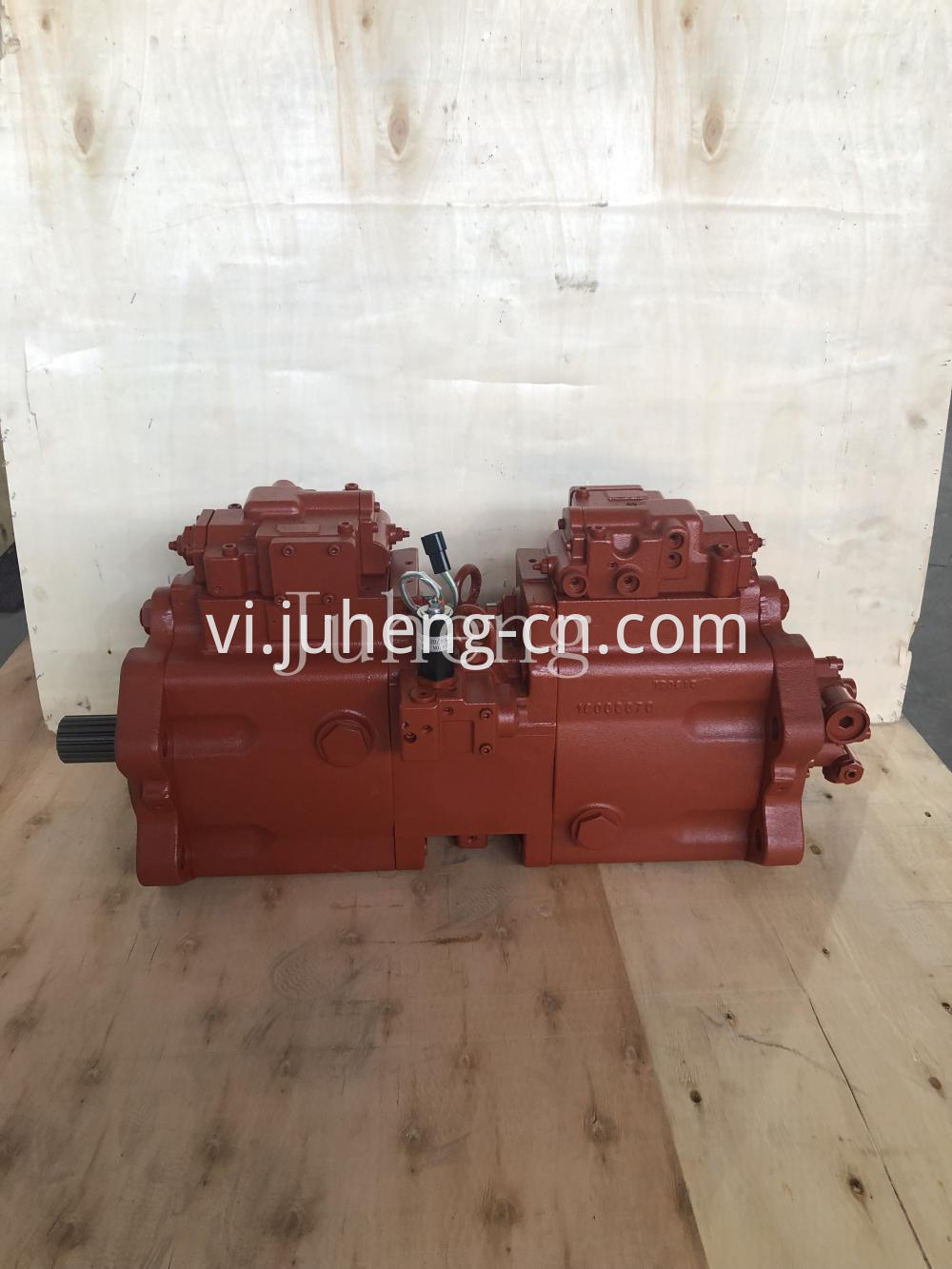 R335 7 Hydraulic Pump 7